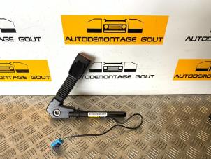 Usados Tensor de cinturón de seguridad izquierda Austin Mini Open (R52) 1.6 16V Cooper S Precio € 49,99 Norma de margen ofrecido por Autodemontage Gout