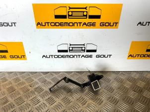 Usados Medidor de altura de xenón Austin Mini Open (R52) 1.6 16V Cooper S Precio € 19,99 Norma de margen ofrecido por Autodemontage Gout