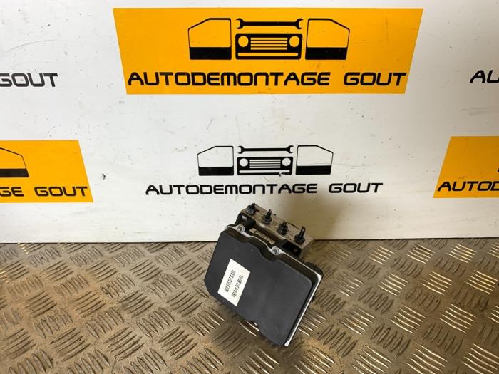 Usagé Bloc ABS Audi A4 Avant (B7) 2.0 TFSI 20V Prix € 59,99 Règlement à la marge proposé par Autodemontage Gout
