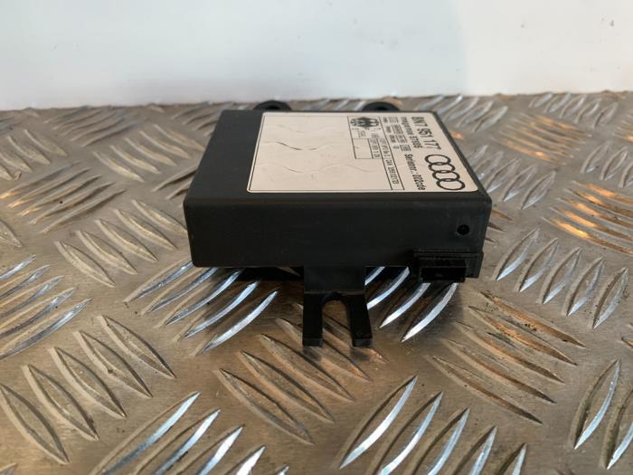 Alarm module from a Audi TT Roadster (8N9) 1.8 20V Turbo Quattro 2001