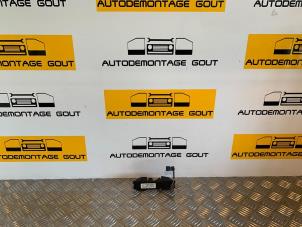 Usados Sensor de alarma Mercedes SLK (R170) 2.3 230 K 16V Precio € 49,99 Norma de margen ofrecido por Autodemontage Gout
