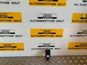 Usados Amplificador de antena Volkswagen Golf VI (5K1) 1.4 TSI 160 16V Precio € 14,99 Norma de margen ofrecido por Autodemontage Gout