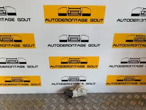 Usagé Moteur de vitre 2portes arrière Austin Mini Open (R52) 1.6 16V Cooper Prix € 49,99 Règlement à la marge proposé par Autodemontage Gout