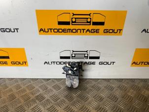 Gebrauchte Schließmechanik Heckklappe Mercedes SLK (R170) 2.3 230 K 16V Preis € 24,99 Margenregelung angeboten von Autodemontage Gout