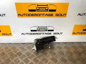 Used Tailgate handle Mercedes SLK (R170) 2.3 230 K 16V Price € 29,99 Margin scheme offered by Autodemontage Gout