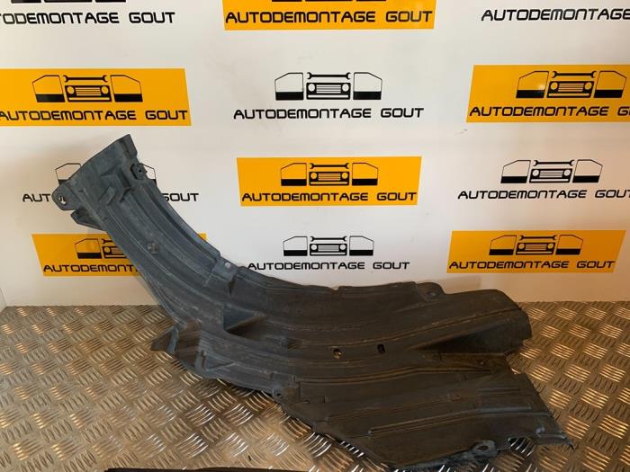 Używane Nadkole Nissan 350 Z (Z33) 3.5 V6 24V Cena € 49,99 Procedura marży oferowane przez Autodemontage Gout