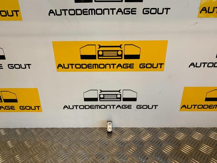 Usados Interruptor de ventanilla eléctrica Chrysler Crossfire 3.2 V6 18V Precio € 49,99 Norma de margen ofrecido por Autodemontage Gout
