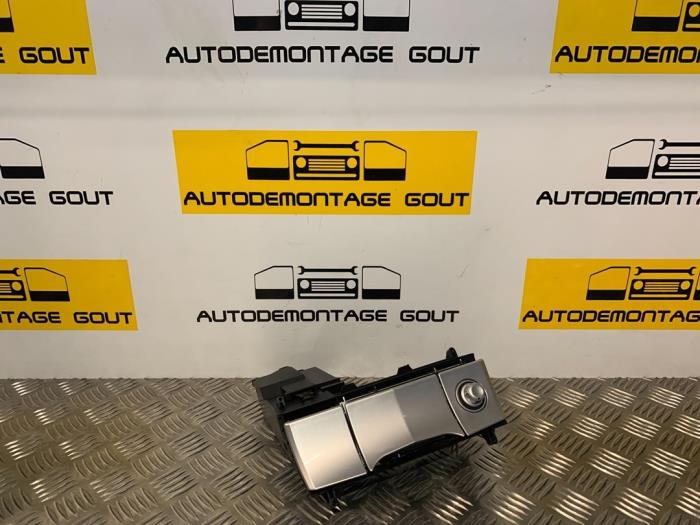 Begagnade Askkopp, fram Chrysler Crossfire Roadster 3.2 V6 18V Pris € 124,99 Marginaltabell erbjuds av Autodemontage Gout