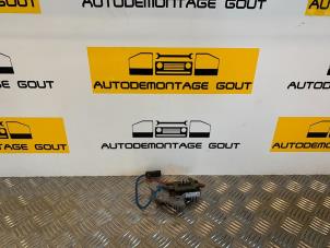 Used Heater resistor Chrysler Crossfire Roadster 3.2 V6 18V Price € 49,99 Margin scheme offered by Autodemontage Gout