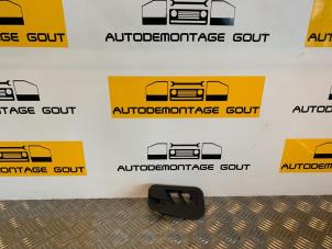 Used Dashboard vent Mercedes SLK (R170) 2.0 200 K 16V Price € 9,95 Margin scheme offered by Autodemontage Gout