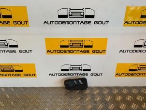 Used Dashboard vent Chrysler Crossfire 3.2 V6 18V Price € 9,95 Margin scheme offered by Autodemontage Gout