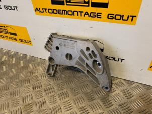 Support moteur d'un Volkswagen Polo V (6R) 1.8 GTI 16V 2017