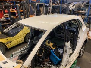 Używane Dach Volkswagen Polo V (6R) 1.2 TDI 12V BlueMotion Cena € 300,00 Procedura marży oferowane przez Autodemontage Gout