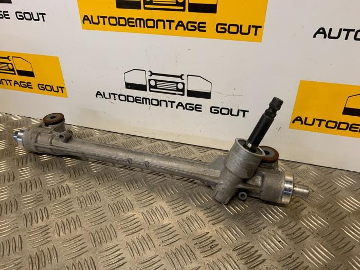 Steering box from a Peugeot 108 1.0 12V 2020