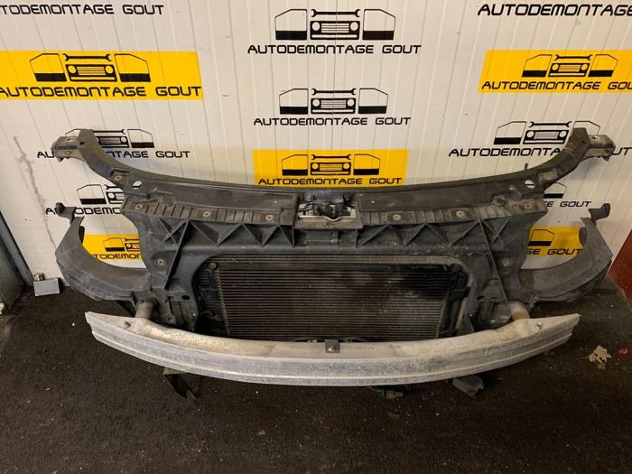 Begagnade Front Audi TT Roadster (8N9) 3.2 V6 24V Quattro Pris € 175,00 Marginaltabell erbjuds av Autodemontage Gout