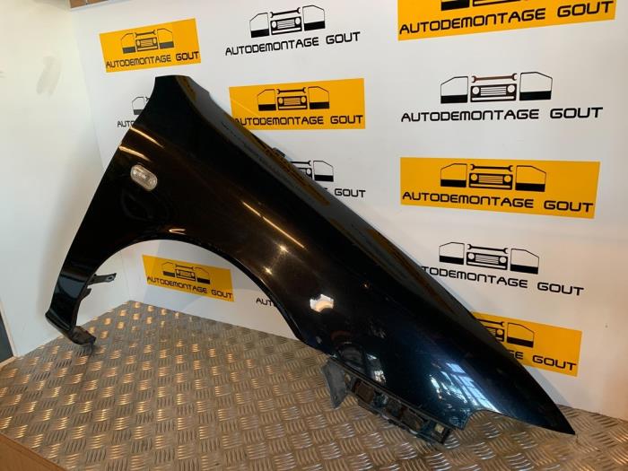 Front wing, right from a Seat Leon (1M1) 1.6 16V 2001