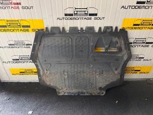 Used Engine protection panel Volkswagen Golf V (1K1) Price € 25,00 Margin scheme offered by Autodemontage Gout