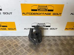 Usagé Boîtier thermostat Volkswagen Golf V 4Motion (1K1) 3.2 R32 V6 24V Prix € 14,99 Règlement à la marge proposé par Autodemontage Gout