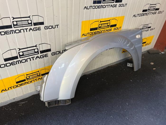 Front wing, left from a Audi TT (8N3) 1.8 T 20V Quattro 2001
