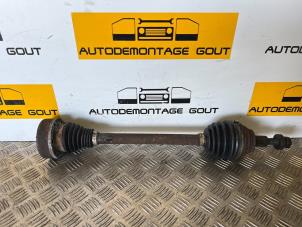 Używane Os napedowa lewy przód Volkswagen Golf V (1K1) 1.6 FSI 16V Cena € 29,99 Procedura marży oferowane przez Autodemontage Gout