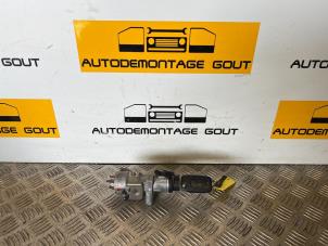 Used Ignition lock + key Audi TT Roadster (8N9) 1.8 20V Turbo Price € 49,99 Margin scheme offered by Autodemontage Gout