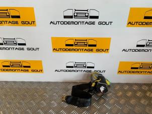 Used Rear seatbelt, left Porsche Cayenne (9PA) 3.2 V6 24V Price € 69,99 Margin scheme offered by Autodemontage Gout