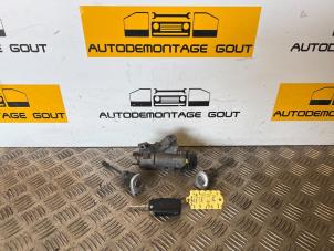 Usados Cerradura de contacto y llave Audi TT (8N3) 1.8 T 20V Quattro Precio € 99,95 Norma de margen ofrecido por Autodemontage Gout