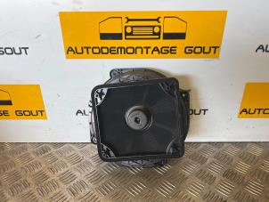 Used Subwoofer Audi TT Roadster (8N9) 1.8 20V Turbo Quattro Price € 75,00 Margin scheme offered by Autodemontage Gout