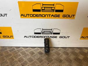 Używane Panel obslugi radia Renault Twingo III (AH) 0.9 Energy TCE 90 12V Cena € 25,00 Procedura marży oferowane przez Autodemontage Gout