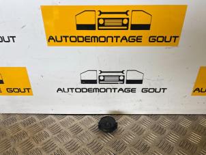 Used Rain sensor Renault Twingo III (AH) 0.9 Energy TCE 90 12V Price € 14,99 Margin scheme offered by Autodemontage Gout