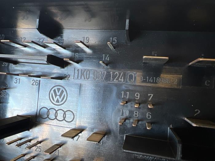 Sicherungskasten van een Volkswagen Eos (1F7/F8) 3.2 V6 24V 2008