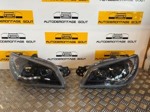 Used Set of headlight bulbs, left + right Subaru Impreza II (GD) 2.5 WRX 16V Price € 299,99 Margin scheme offered by Autodemontage Gout