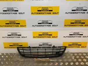 Used Bumper grille Opel Corsa D 1.2 16V Price € 19,99 Margin scheme offered by Autodemontage Gout