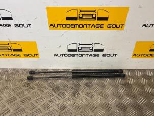 Używane Zestaw amortyzatorów gazowych tylnej klapy Volkswagen Eos (1F7/F8) 2.0 TFSI 16V Cena € 25,00 Procedura marży oferowane przez Autodemontage Gout