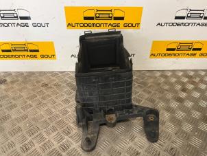 Used Battery box Volkswagen Eos (1F7/F8) 2.0 TFSI 16V Price € 19,99 Margin scheme offered by Autodemontage Gout