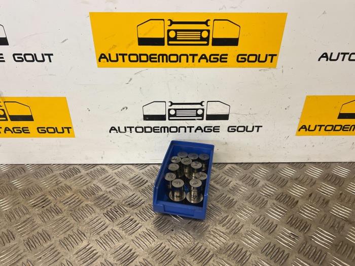 Begagnade Ventillyftare Audi TT (8N3) 1.8 T 20V Quattro Pris € 75,00 Marginaltabell erbjuds av Autodemontage Gout