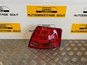 Usagé Feu arrière secondaire droit Audi A4 Avant (B7) 1.9 TDI Prix € 19,99 Règlement à la marge proposé par Autodemontage Gout