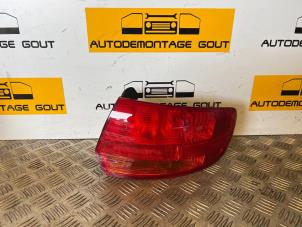 Usagé Feu arrière droit Audi A3 Sportback Quattro (8PA) 3.2 V6 24V Prix € 29,99 Règlement à la marge proposé par Autodemontage Gout