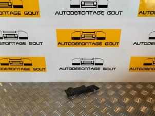 Used Front bumper bracket, left Audi A5 Cabrio (8F7) Price € 9,95 Margin scheme offered by Autodemontage Gout