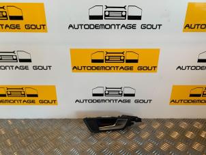 Używane Uchwyt drzwi prawych przednich wersja 4-drzwiowa Audi Q5 (8RB) Cena € 9,95 Procedura marży oferowane przez Autodemontage Gout