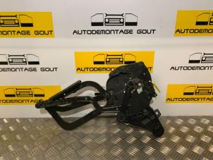 Usagé Charnière toit escamotable Audi A5 Cabrio (8F7) Prix € 49,99 Règlement à la marge proposé par Autodemontage Gout