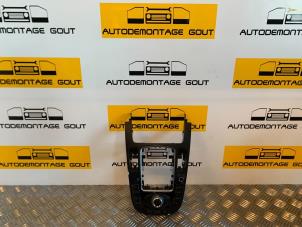 Usados Panel de control de navegación Audi A5 Cabrio (8F7) Precio € 79,99 Norma de margen ofrecido por Autodemontage Gout