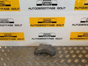 Usagé Support boîte de vitesses Volkswagen Golf VI (5K1) 2.0 GTI 16V Prix € 19,99 Règlement à la marge proposé par Autodemontage Gout
