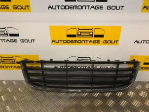 Używane Element zderzaka srodkowy przód Volkswagen Golf V Variant (1K5) Cena € 49,99 Procedura marży oferowane przez Autodemontage Gout