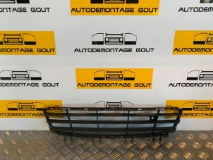 Usados Rejilla de parachoques Opel Astra H (L48) Precio € 19,99 Norma de margen ofrecido por Autodemontage Gout
