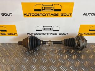 Używane Os napedowa lewy przód Volkswagen Golf V (1K1) 2.0 GTI 16V FSI Turbo Cena € 39,99 Procedura marży oferowane przez Autodemontage Gout