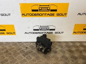Usados Mecanismo de cerradura de puerta de 2 puertas derecha Audi TT (8N3) 1.8 20V Turbo Quattro Precio € 29,99 Norma de margen ofrecido por Autodemontage Gout