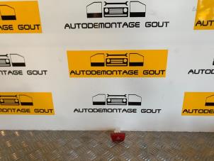 Używane Przelacznik swiatel awaryjnych Peugeot 107 1.0 12V Cena € 10,00 Procedura marży oferowane przez Autodemontage Gout