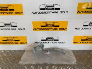 New Bonnet Hinge Suzuki Swift (ZC/ZD) Price € 42,35 Inclusive VAT offered by Autodemontage Gout