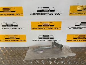 New Bonnet Hinge Suzuki Swift (ZC/ZD) Price € 42,35 Inclusive VAT offered by Autodemontage Gout
